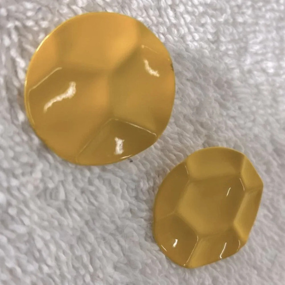 Vintage Yellow Painted Textured Metal Clip On  Earrings - Picture 5 of 7